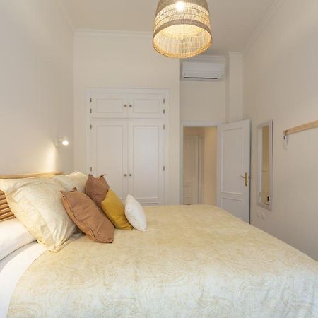 Puerta De Larios: Central Three-Bedroom Apartment With Balconies And Patio Málaga Esterno foto
