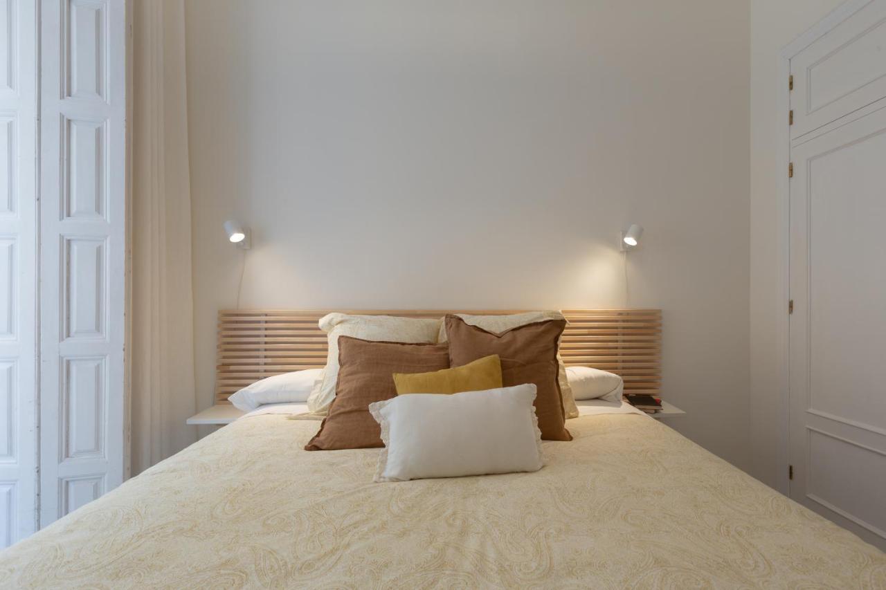 Puerta De Larios: Central Three-Bedroom Apartment With Balconies And Patio Málaga Esterno foto