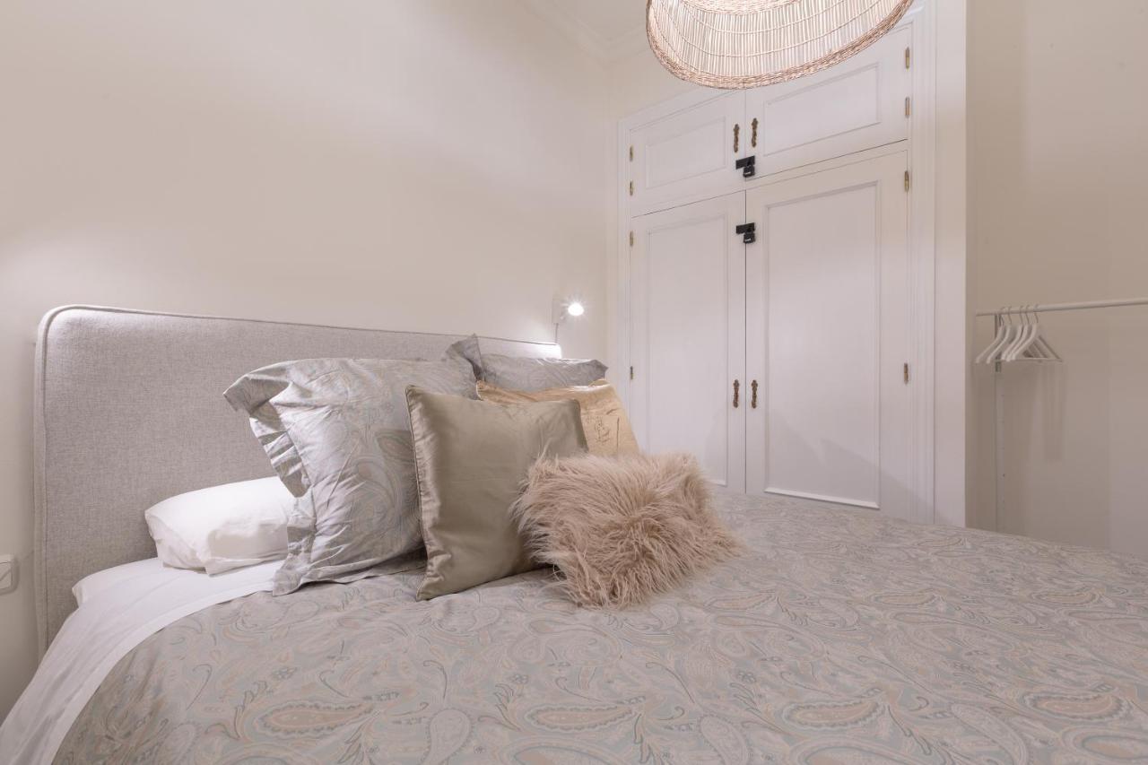 Puerta De Larios: Central Three-Bedroom Apartment With Balconies And Patio Málaga Esterno foto