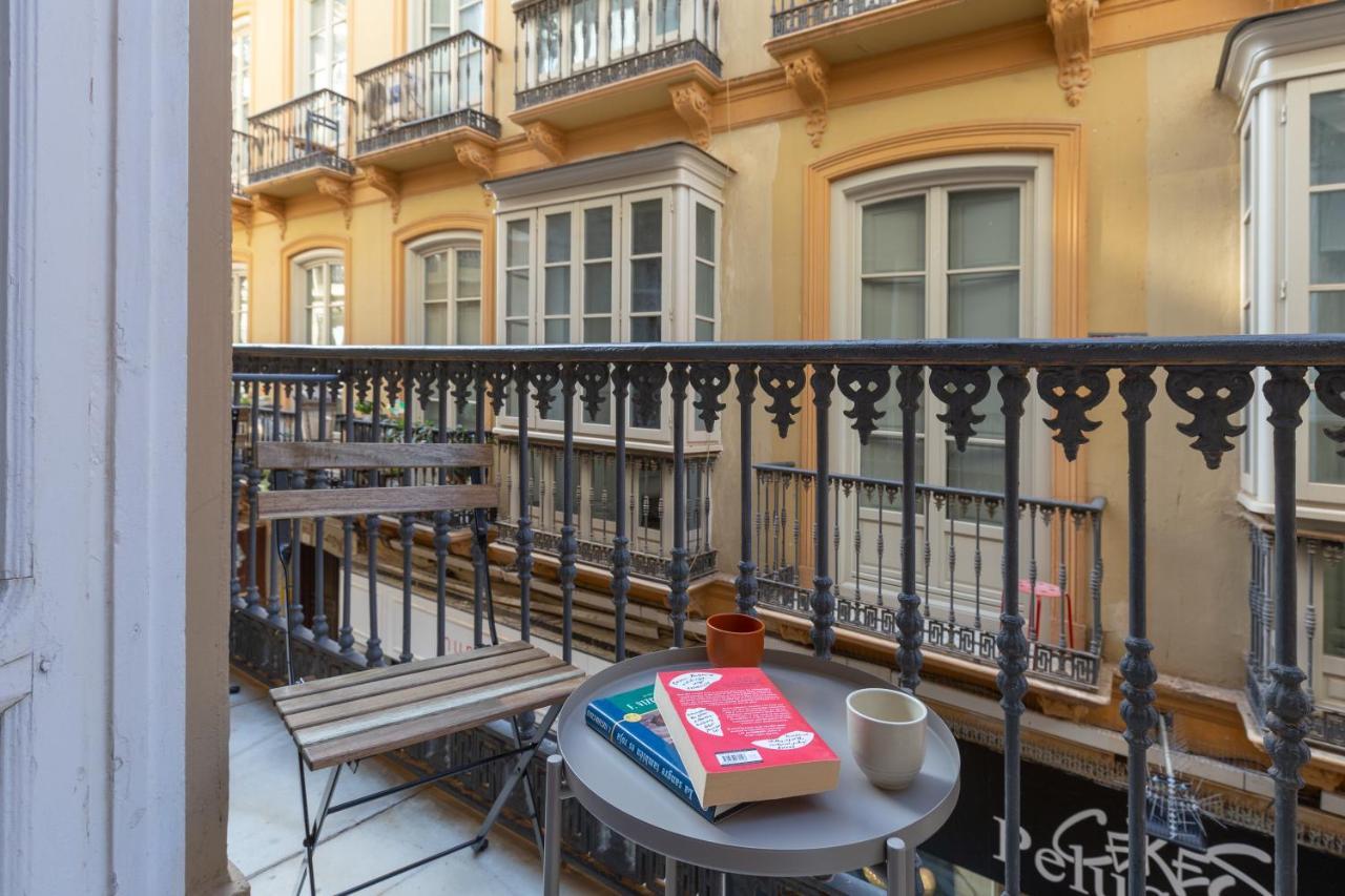 Puerta De Larios: Central Three-Bedroom Apartment With Balconies And Patio Málaga Esterno foto